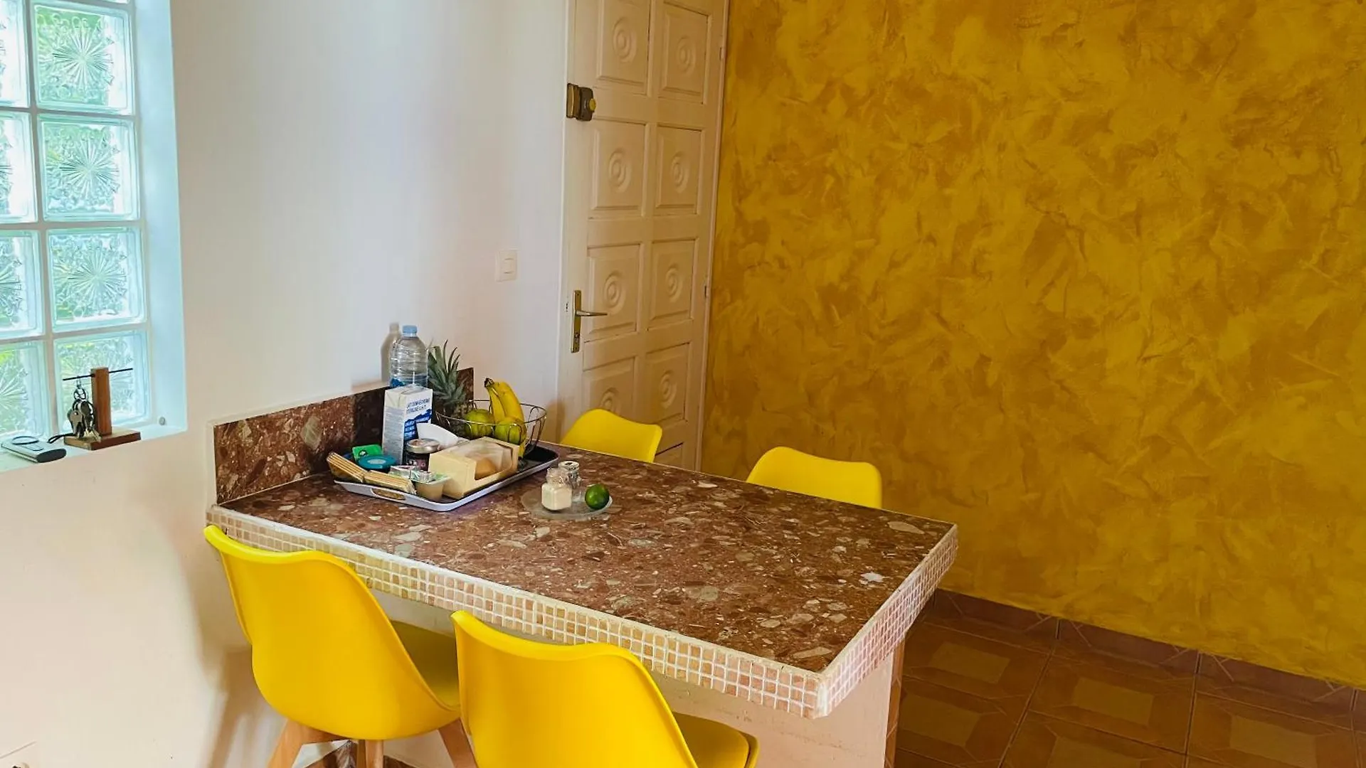 Tikaz Solnoa Villa Sainte-Rose Semesterbostad